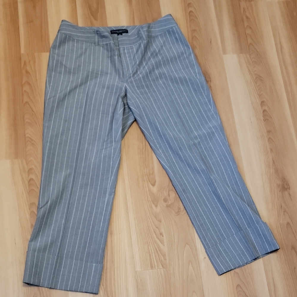 Banana Republic Martin Gray Pinstripe Women's Dress Capri Pants 100% Silk Size 8